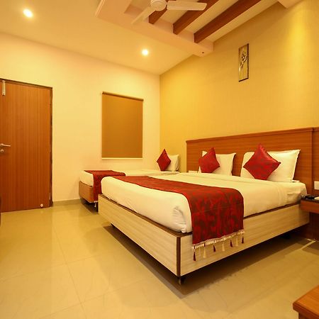 Oyo 6960 Kengeri Hotel Bangalore Buitenkant foto