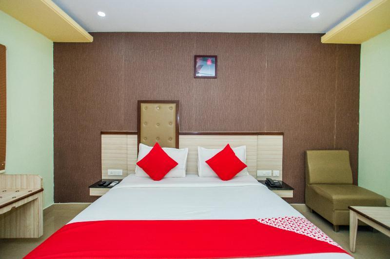 Oyo 6960 Kengeri Hotel Bangalore Buitenkant foto
